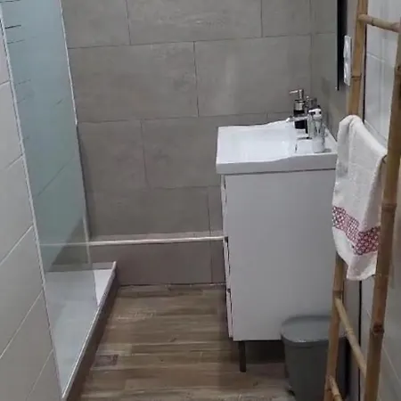 Appt 2 Proche Centre-ville דירה אנסי
